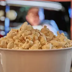 Czy popcorn do mikrofali można zrobić w garnku? Oto sprawdzony sposób