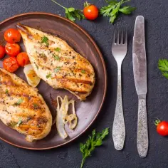 Ile kcal ma gotowana pierś z kurczaka? Zaskakujące fakty o kaloriach