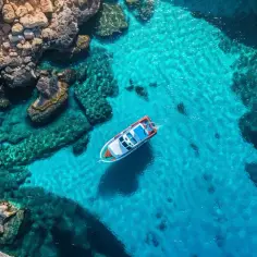 Jak dostać się na Blue Lagoon na Malcie? Rejsy, transport i porady