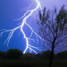 Jak zrobić spektakularne zdjęcia piorunów telefonem - skuteczne porady fotograficzne