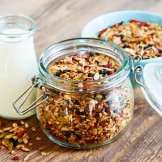 Granola w diecie: Zdrowy wybór czy ukryta pułapka kaloryczna?