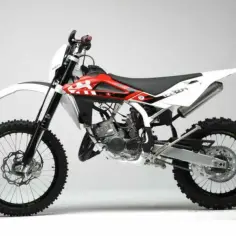 Okleina Husqvarna WR 125 – gdzie kupić, jak zamontować i wybrać najlepszą