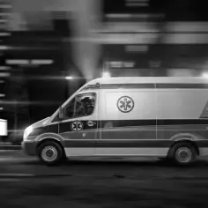 Sygnał karetki pogotowia: co oznacza i jak reagować na niego