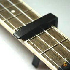 Jaki kapodaster do ukulele? Wybierz idealny i graj bez problemów