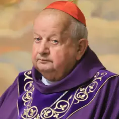 Biskup Dziwisz ile ma lat? Zaskakujący wiek i życie arcybiskupa