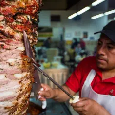 Czym jest kraftowy kebab i czym różni się od tradycyjnego? Wyjaśniamy!