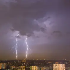 Czy listwa antyprzepięciowa naprawdę chroni przed piorunem? Sprawdź!