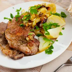 Jak gotować schab w plastrach, aby był soczysty i smaczny