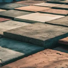 Jaki beton do kostki brukowej? Wybierz najlepszy i uniknij błędów