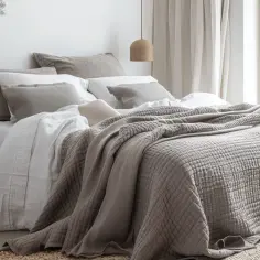 Jaką narzutę na łóżko 180x220 wybrać do sypialni?