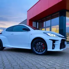 Toyota Yaris GR z Koni – czy to najlepsze połączenie dla zawieszenia i tuningu?