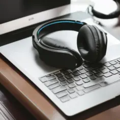 Jak podłączyć słuchawki przewodowe do laptopa: 6 prostych kroków