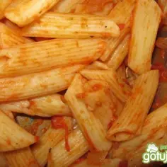 Penne w sosie serowo śmietanowym – łatwy przepis na pyszne danie