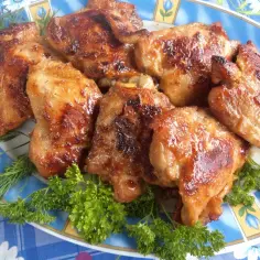 Jak upiec podudzia z kurczaka, by były soczyste i aromatyczne