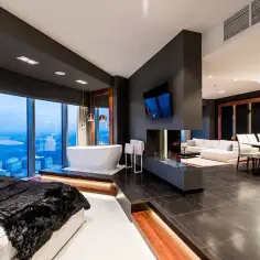 Ile kosztuje apartament w Sky Tower? Ceny, które mogą zaskoczyć