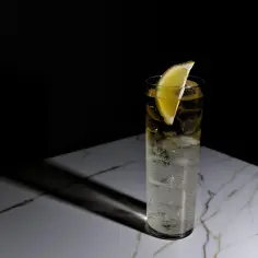 Najlepsze przepisy na drinki highball, które zachwycą Twoich gości