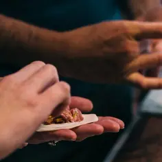 Jak przetrwać trudne rozstanie z partnerem? Porady krok po kroku