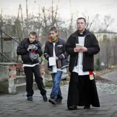 Ksiądz po kolędzie jakie modlitwy – poznaj ich znaczenie i tradycję