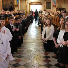 Czy osoba po rozwodzie może być świadkiem na bierzmowaniu? Sprawdź zasady