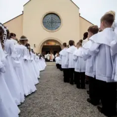 W której klasie jest komunia? Odkryj ważne informacje dla rodziców
