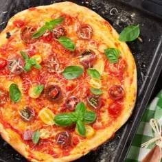 Jak zrobić idealną pizzę jak w domu - proste przepisy i porady