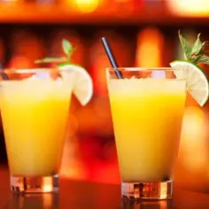 Najlepsze drinki z likierem pomarańczowym, które zachwycą Twoje podniebienie