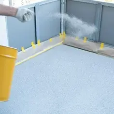 Płytki czy żywica na balkon - co wybrać, aby uniknąć problemów?