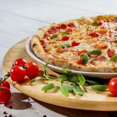 Ile kalorii ma pizza 50 cm? Zaskakujące różnice w kaloriach!