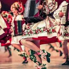 Taniec polka skąd pochodzi i dlaczego zachwyca całe pokolenia