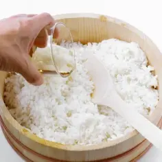 Ile zalewy do ryżu sushi? Proporcje, składniki i sekret idealnego smaku