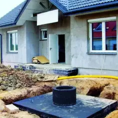 Budowa szamba - ile kosztuje? Poznaj ceny i ukryte wydatki