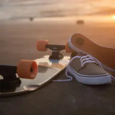 Fiszka czy longboard - co wybrać dla lepszej jazdy i komfortu?