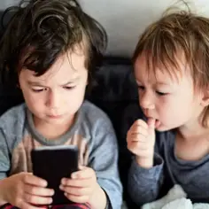 Czy sprawdzanie telefonu dziecka jest karalne? Poznaj fakty