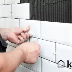 Jak myć kafelki bez smug? 7 skutecznych sposobów na lśniące płytki
