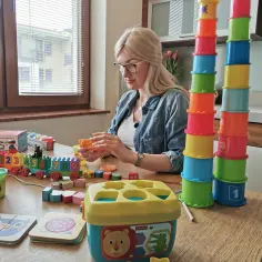 Najlepsze zabawki stymulujące rozwój mózgu dziecka - poradnik