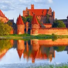 Zamek w Malborku opis: Tajemnice gotyckiej architektury i historii