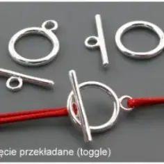 Czy spanie w naszyjniku jest bezpieczne? Zagrożenia i porady dla twojej biżuterii