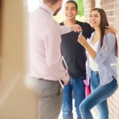 Uważaj! Kluczowe błędy przy umowie najmu mieszkania, które mogą cię drogo kosztować