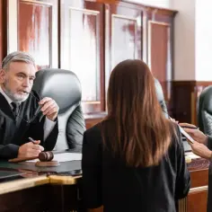 Ile czasu trwa rozprawa sądowa? Zaskakujące fakty i realia procesu