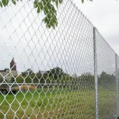 Ogrodzenie z siatki leśnej: co ile słupki dla stabilności i oszczędności