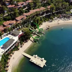Letoonia Club & Hotel: zjeżdżalnie wodne, baseny, plaża i morze. Idealne miejsce na wakacje.
