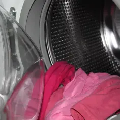 Jak awaryjnie otworzyć pralkę - skuteczne metody na problem z drzwiami