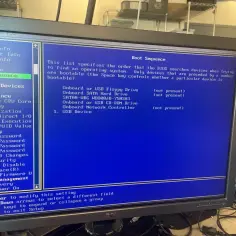 BIOS Boot Sequence: Ustawienie USB jako pierwszego urządzenia rozruchowego, aby zapisać prezentację z Powerpoint na pendrive.