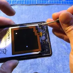 Wymiana baterii w Sony Xperia Z1 - uniknij problemów z akumulatorem