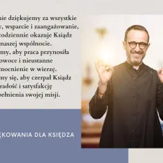 Uśmiechnięty ksiądz w okularach pokazuje gest "OK" obiema rękami.