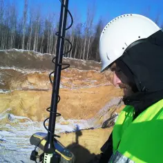 Jak wygląda praca geodety? Odkryj tajniki zawodu i jego wyzwania
