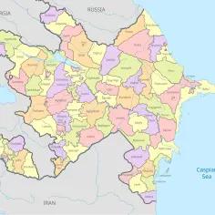 Mapa administracyjna Azerbejdżanu z zaznaczonymi regionami. Na zachodzie graniczy z Armenią, na północy z Gruzją i Rosją, a na południu z Iranem.
