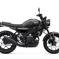 Czarny motocykl Yamaha XSR 125 w stylu retro. Poznaj jego yamaha xsr 125 dane techniczne i ciesz się jazdą.