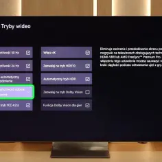 Ustawienia telewizora: zmienna częstotliwość odświeżania, tryb 4K, HDR i Dolby Vision dla płynnej gry w jakości fhd.
