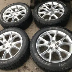 Jakie opony wybrać do jeep wk z liftem 2 cale dla lepszej przyczepności